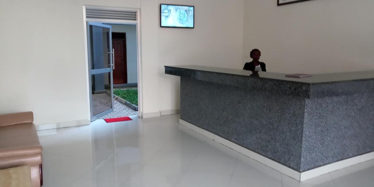 Eka Hoima Hotel Exterior photo